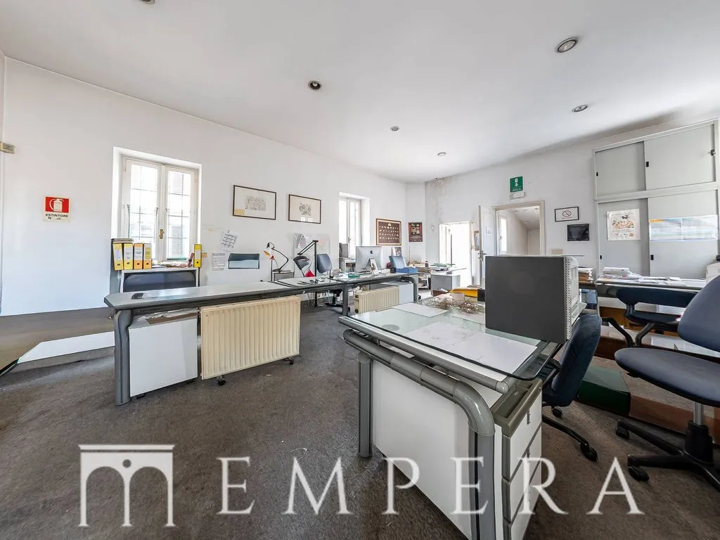 Bureau - Coppedè Style Townhouse in Central Rome