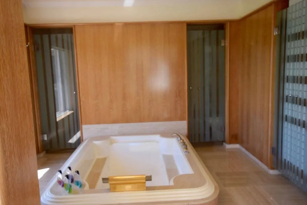 Vannitoad - Luxury Villa with Pool in Antibes