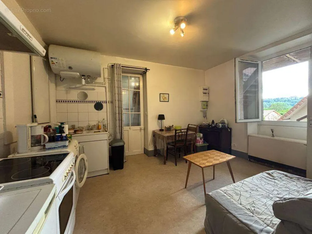 Cucina - Investment Building in Centre Les Echelles