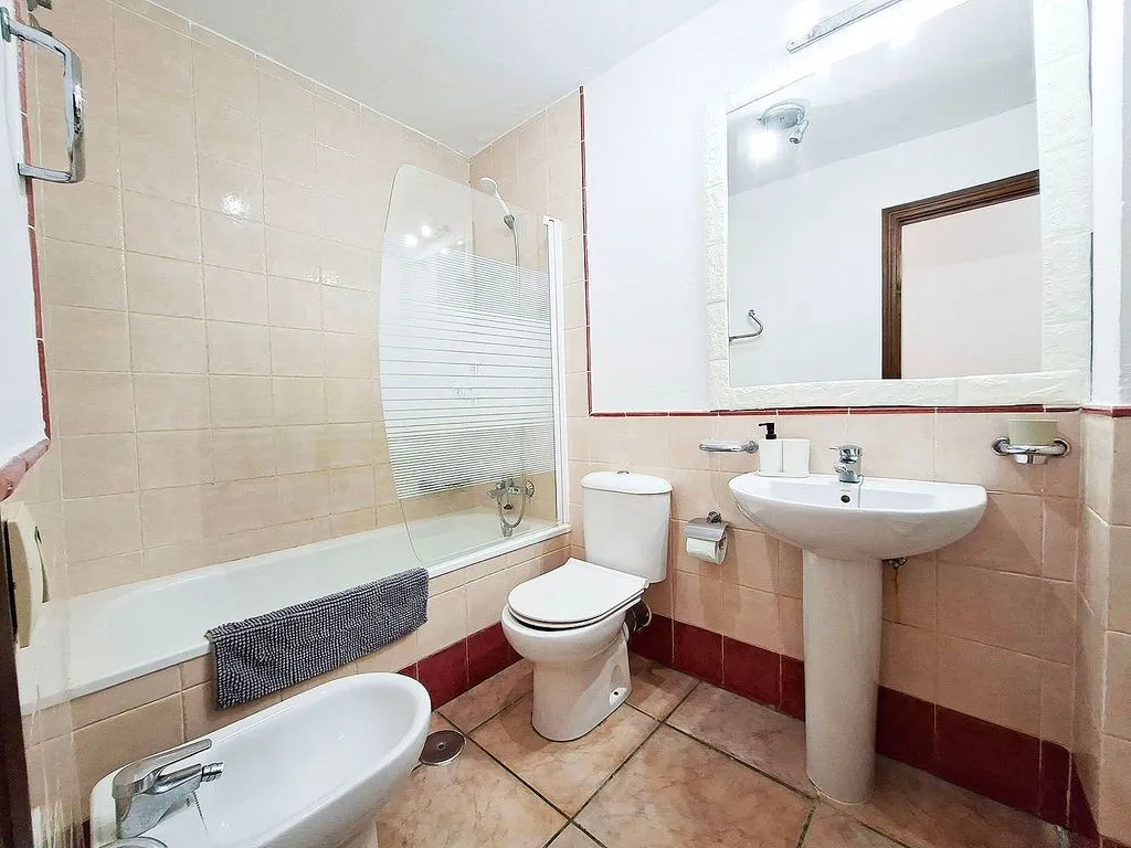 Vannitoad - Terraced Apartment with Pool in Central Location