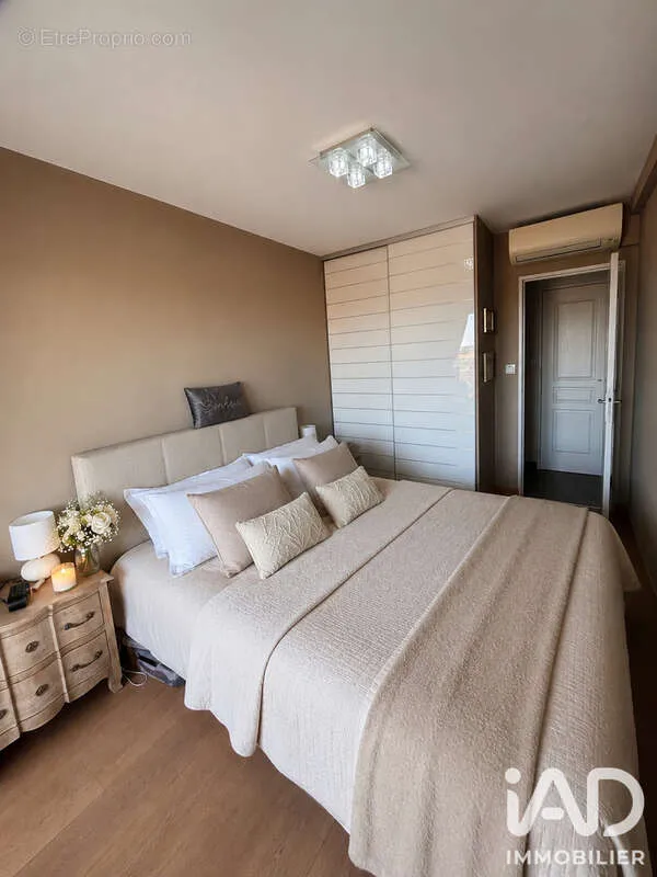 Chambres - Appartement Rénové avec Terrasse à Vallauris