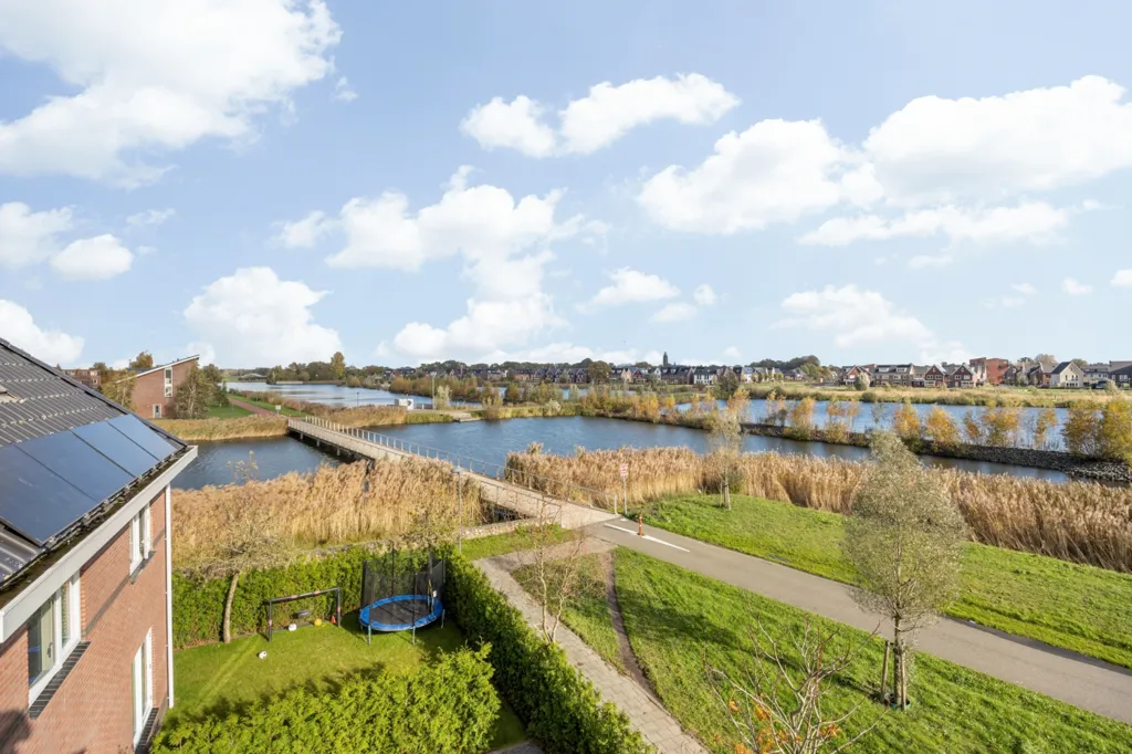 Välivaade - Detached House with Business Hall in Breda