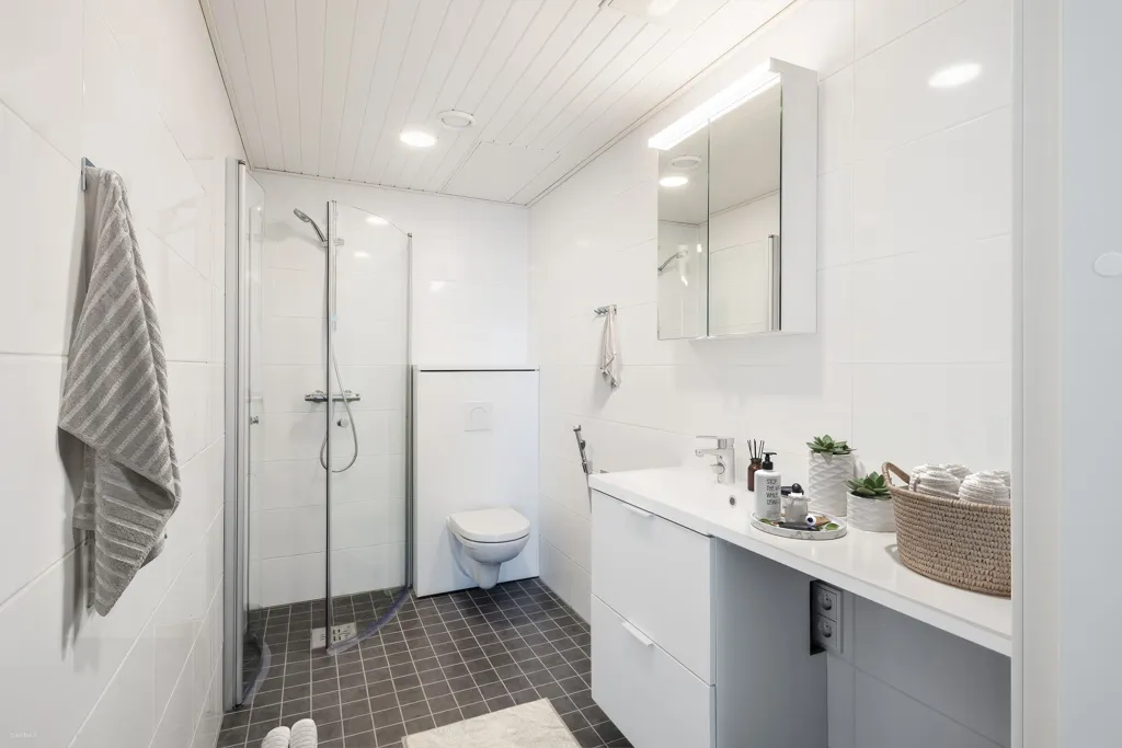 Vannitoad - Modern Flat with Walk-in Wardrobe in Malmi