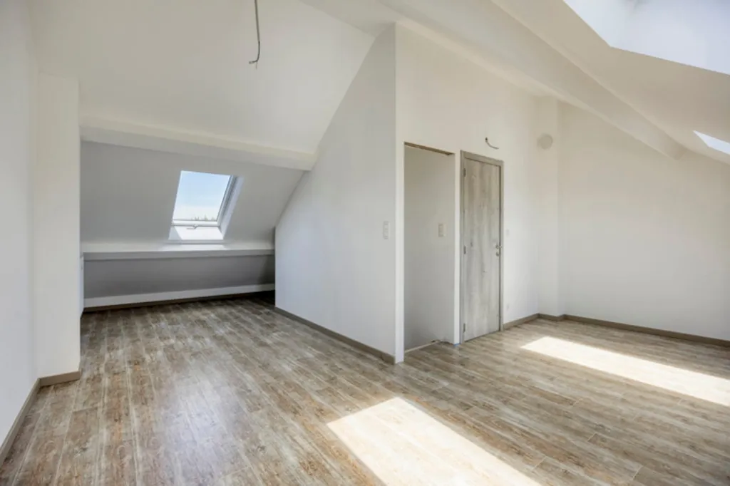 Pièces - Nouveau Triplex avec Terrasse et Jardin à Wemmel