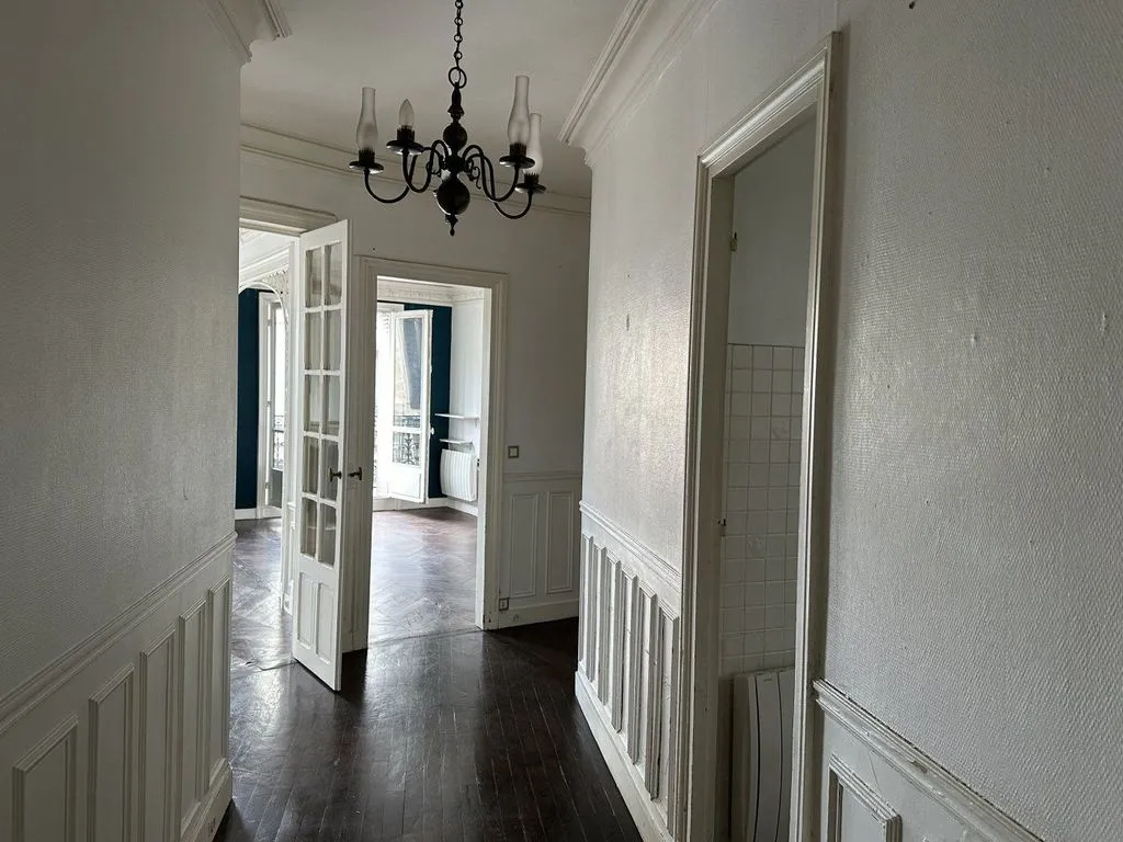 Entrée - Appartement Familial avec Cachet à Boulogne-Billancourt
