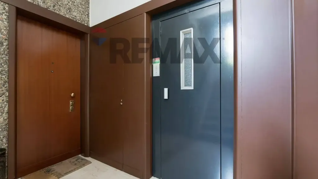 Esik - Shared Apartment with Balcony near Bicocca, Milan