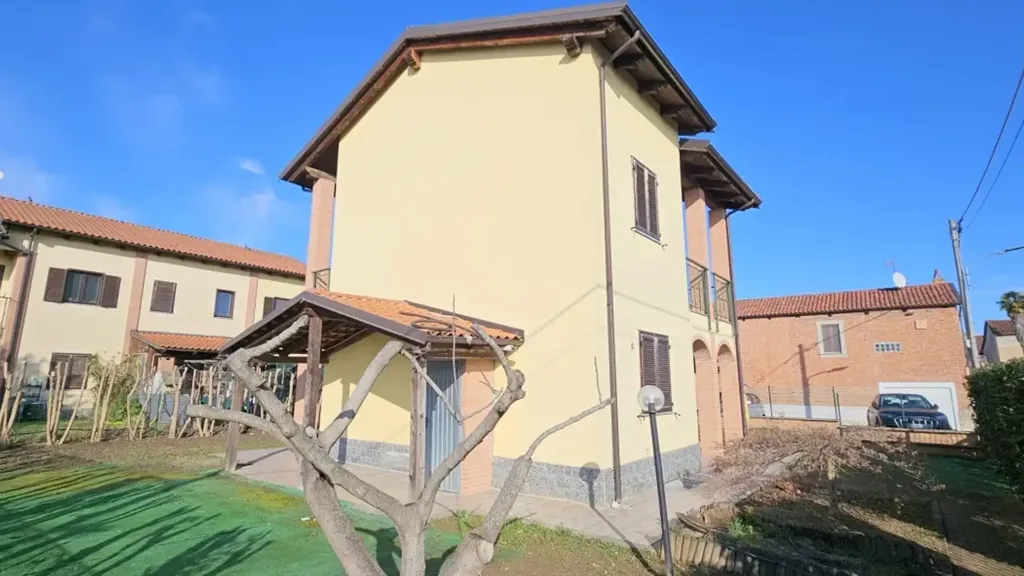 Välivaade - Detached Villa with Private Garden in Cigliano