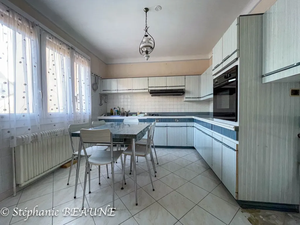 Köök - Five-Bedroom House with Garden in Eaubonne Centre