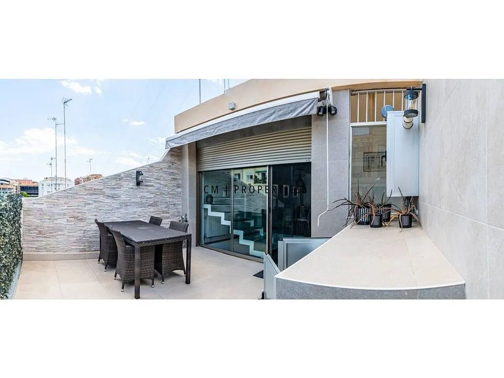 Terrasse - Duplex with Terrace in Exposició, Valencia