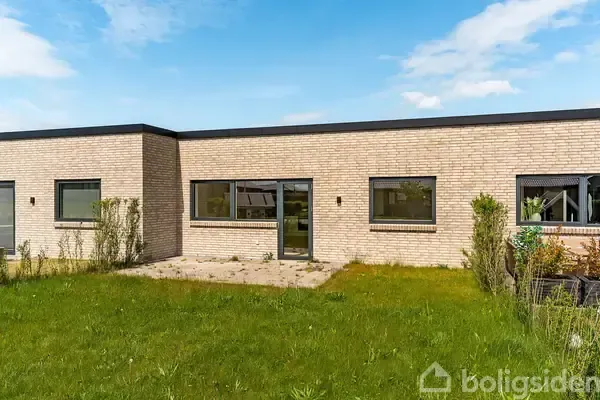 Välivaade - Modern Row House with Open Plan in Hammel