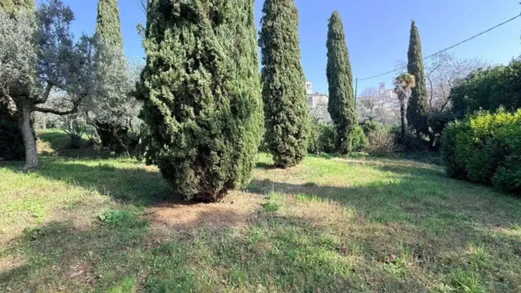 Garden - Historic Villa with Double Entrances in Assisi