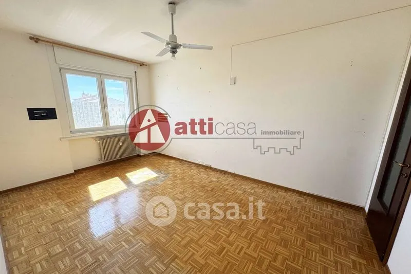 Rooms - Bi-Level Attic Apartment with Sea View in Trieste