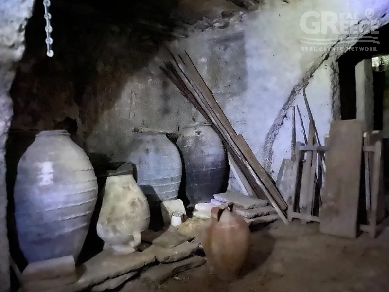 Toad - Traditional House with Veranda in Apiranthos, Naxos