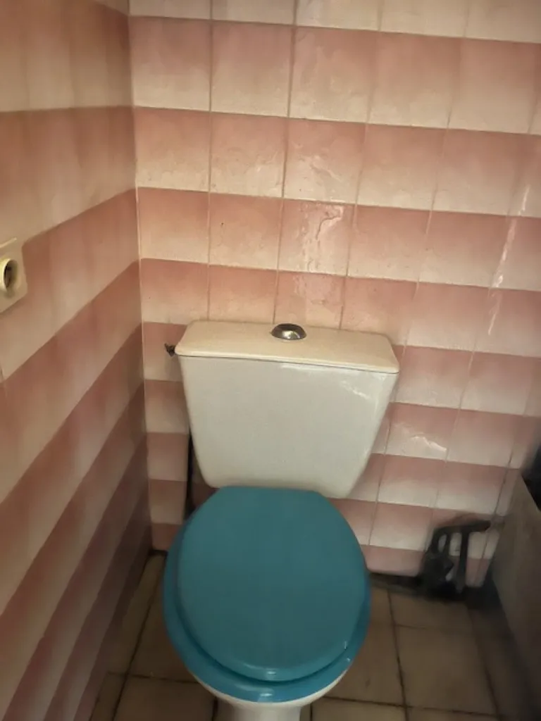 Salles de bain - Maison avec 2 Studios et Garage à Rennes