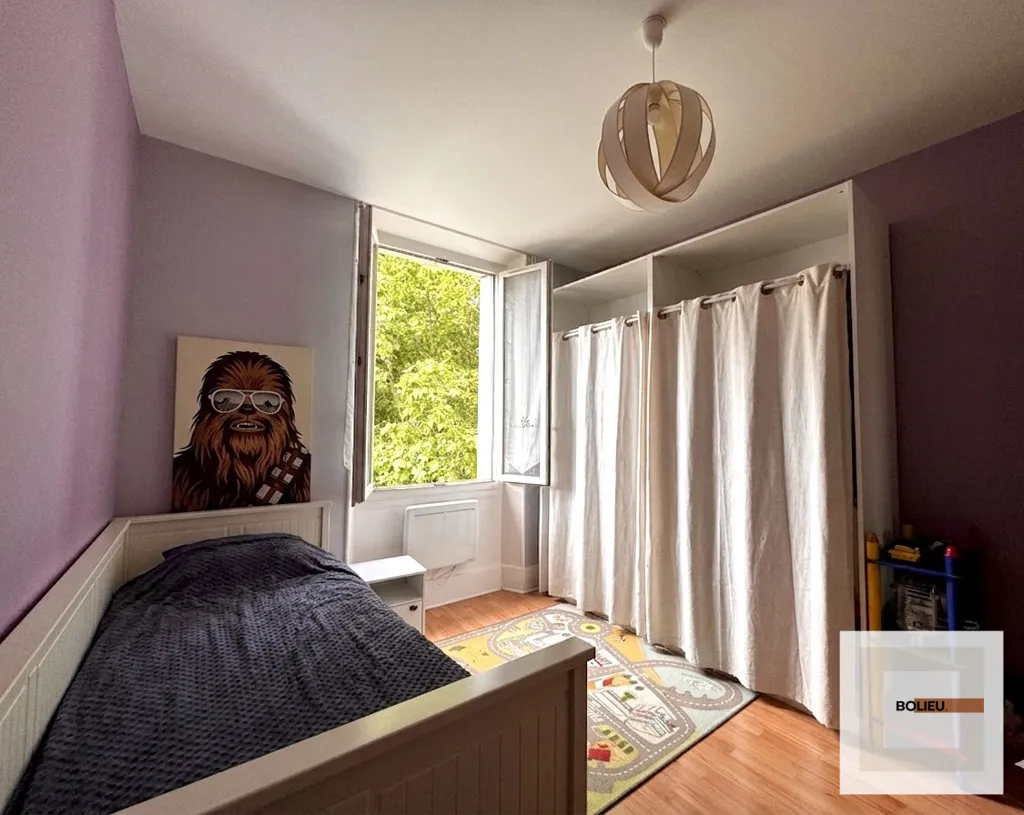 Magamistoad - Charming 3-Bed Flat with Vercors View in Historic Building