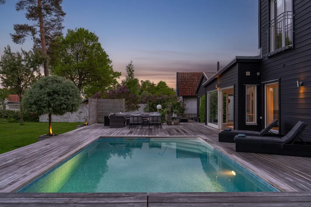 Bassein - Luxury Villa with Pool in Ekängen