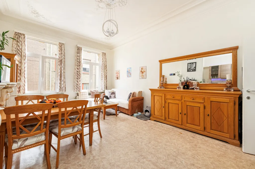 Salle à manger - Immeuble avec Appartements et Commerce à Anvers