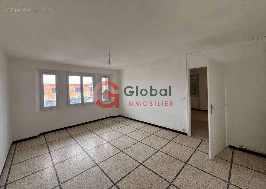 Toad - Dual-Occupancy House with Professional Use in City Centre
