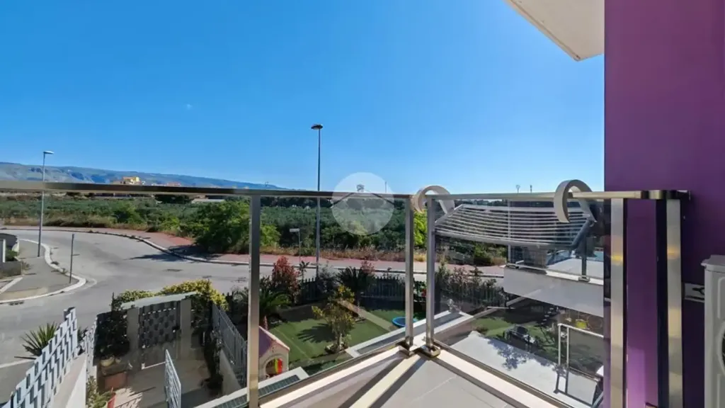 Rõdu - Modern Apartment with Balcony in Manfredonia