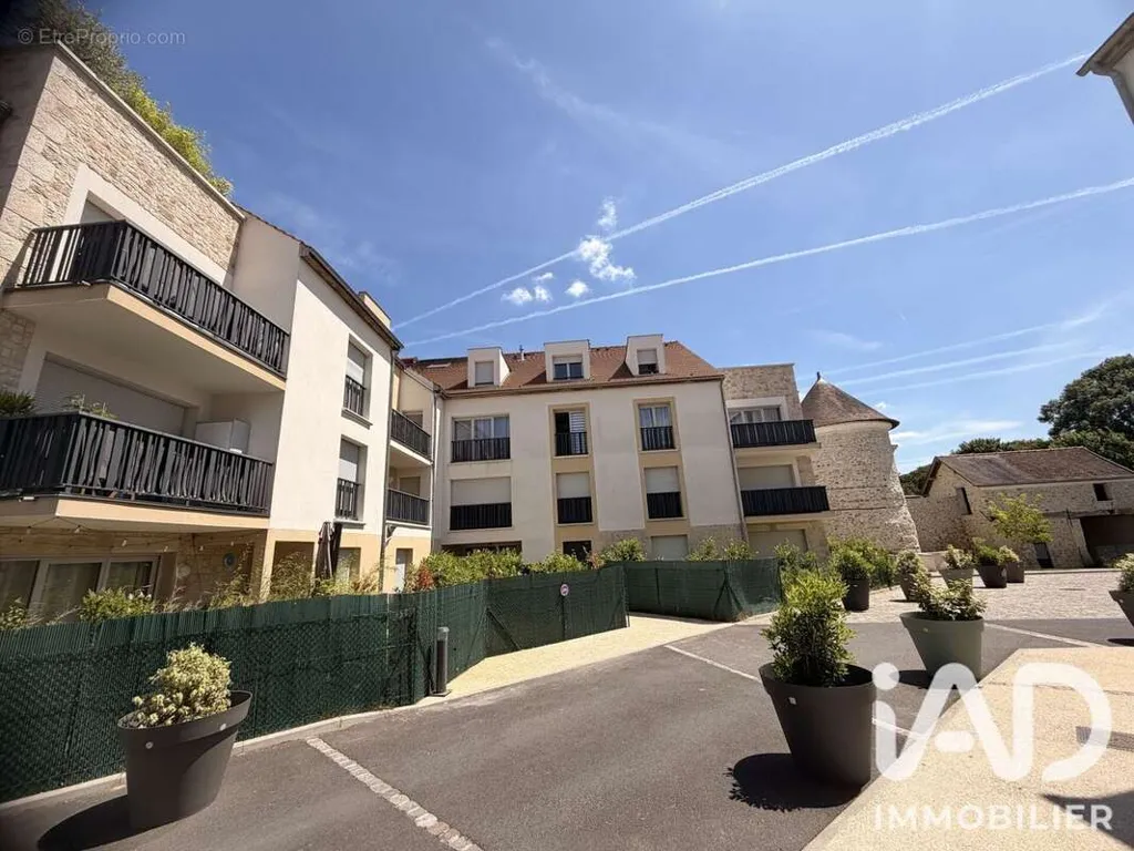 Välivaade - Modern Flat with Balcony in Villeron