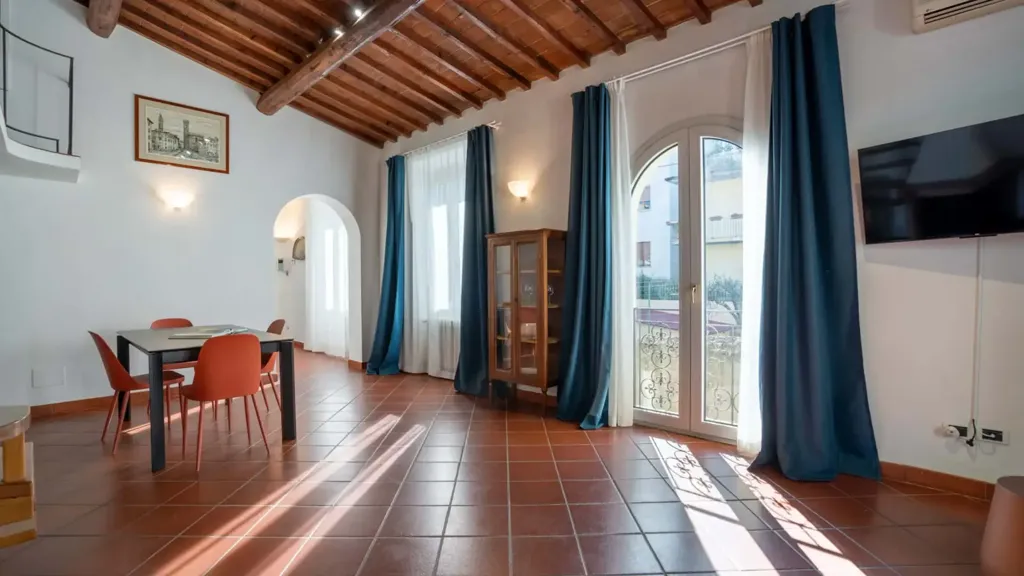 Söögituba - Arty Apartment with Balcony in Florence
