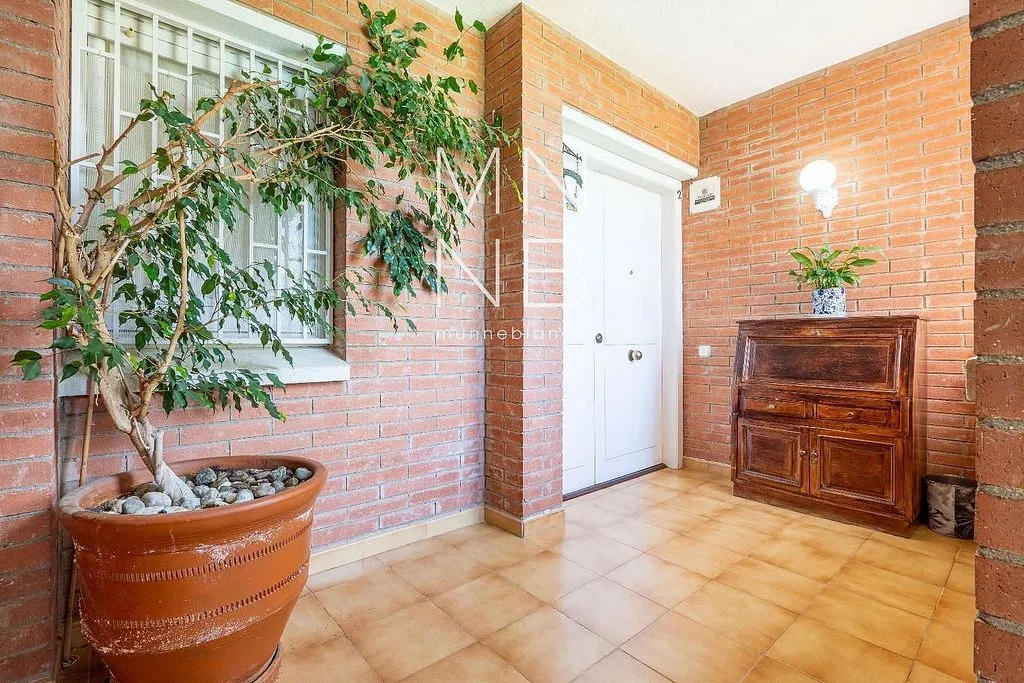 hallway_entrance