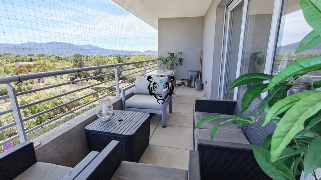 Balcone - Modern 2-Bed Flat with Terrace in Puget-sur-Argens