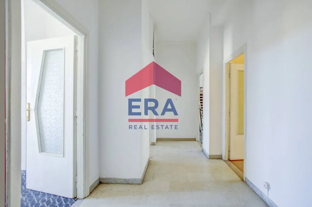 Entrée - Apartment to Renovate in Central Pomezia