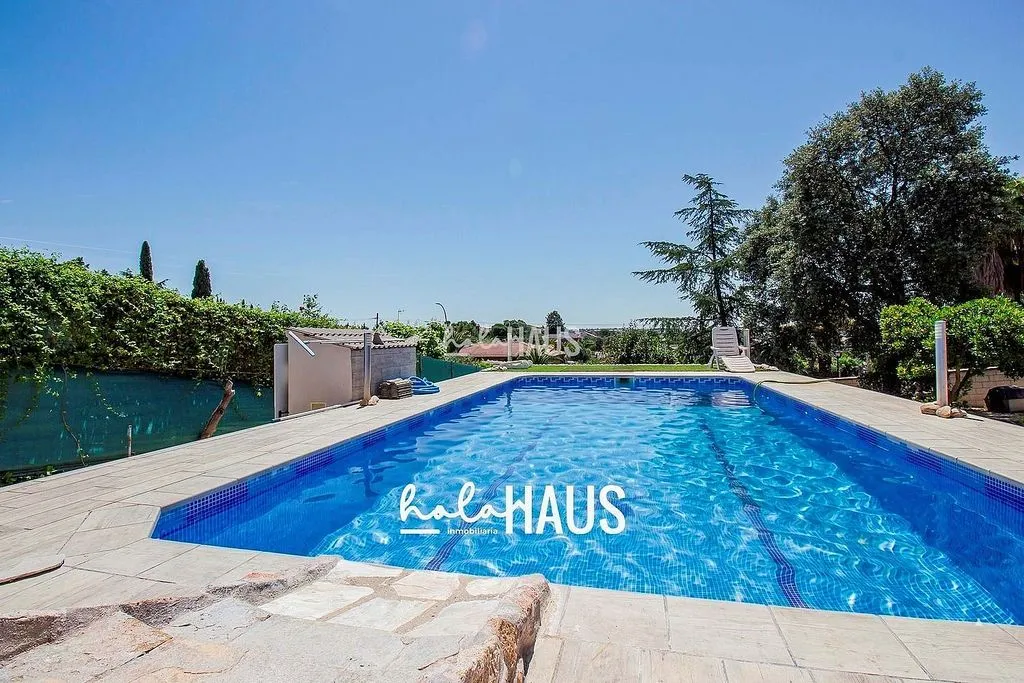 Pool - Chalet with Pool and Terrace in Calalberche