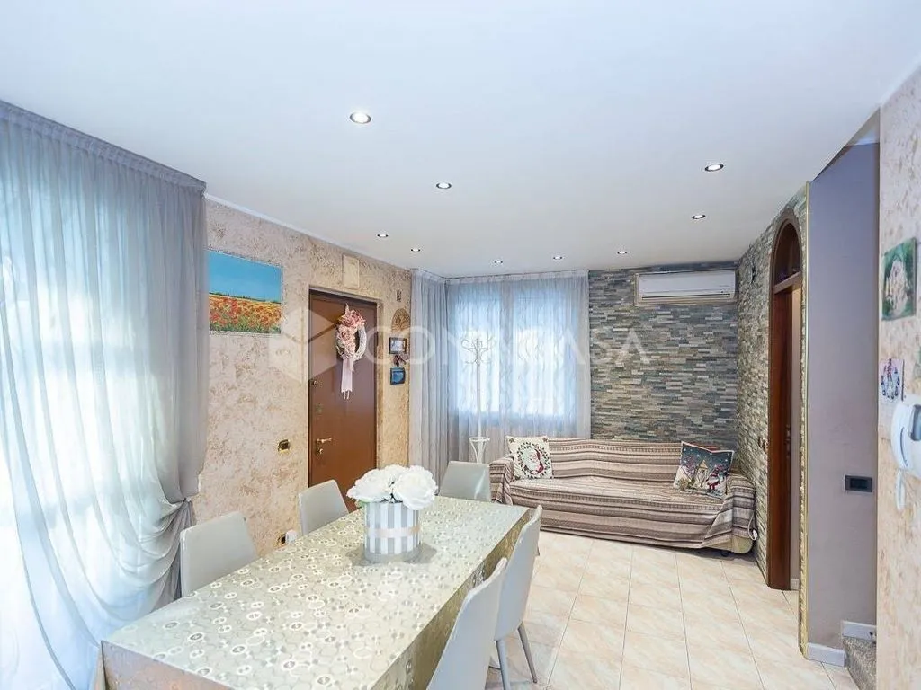 Söögituba - Luxury Villa with Garden in Brugherio