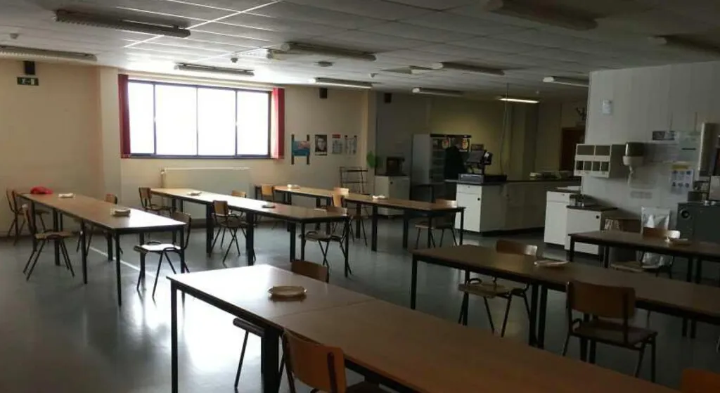 Salle à manger - Lodges Logistiques avec Bureau à Pommeroeul