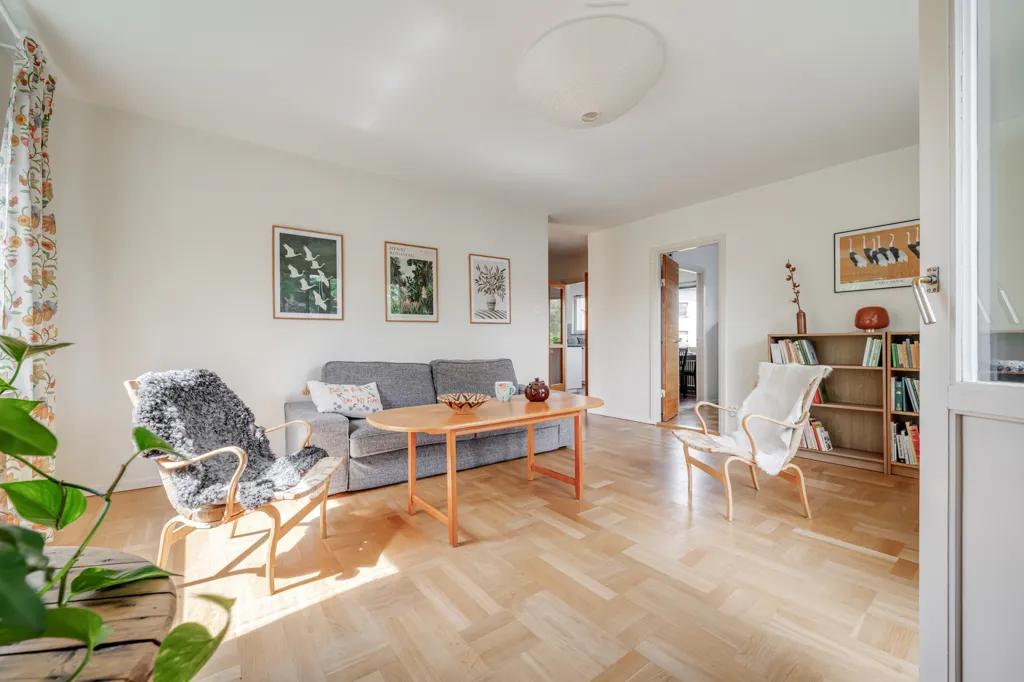 Séjour - Charming 3-Bedroom with Balcony in Solna