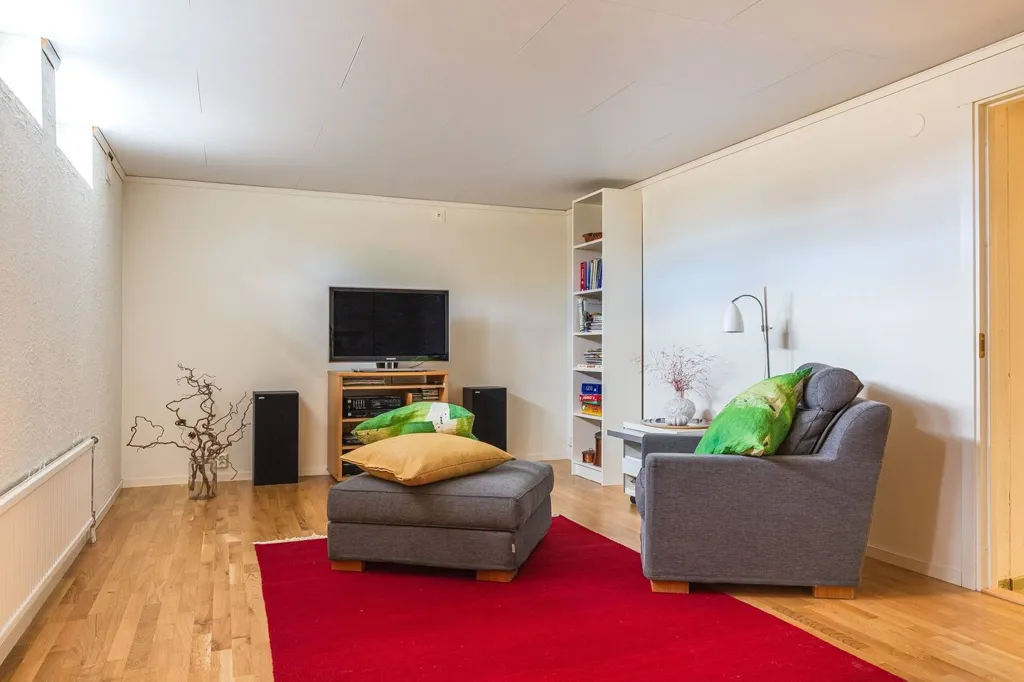Elutuba - Central Detached House with Garage in Sandviken