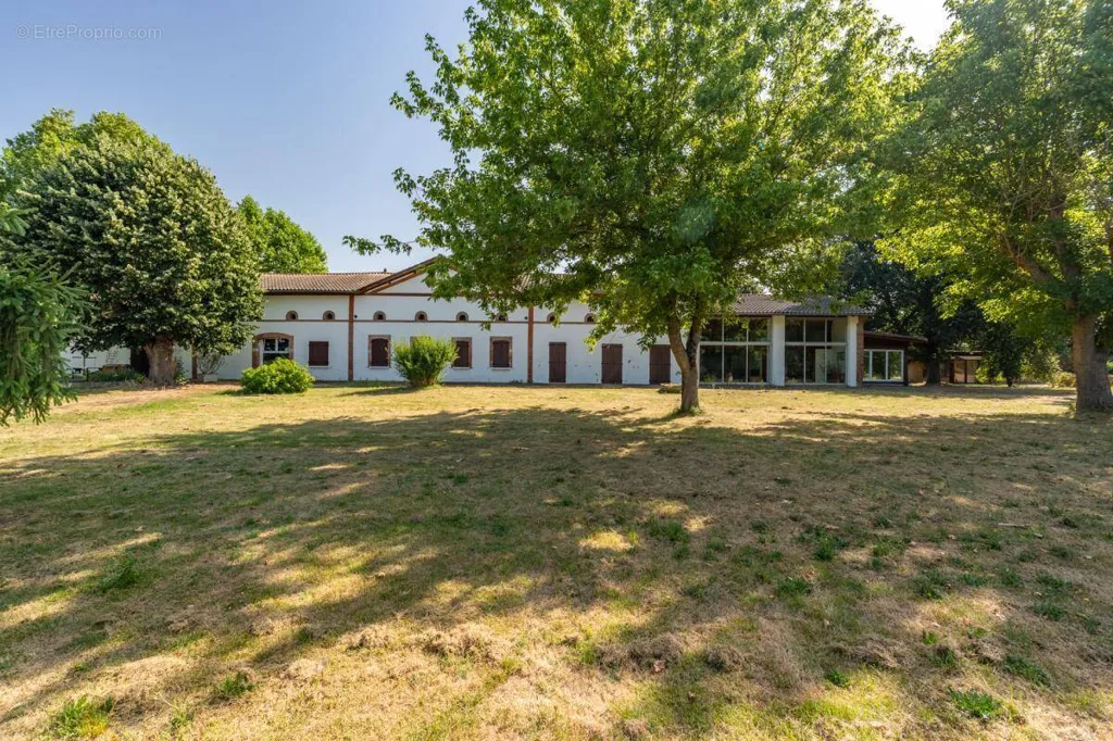 Extérieur - Ferme Lauragaise avec Piscine à Belberaud