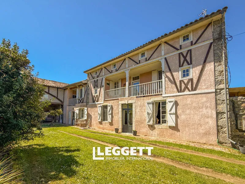 Exterior - Charming 4-Bedroom House with Pool in Ardiège