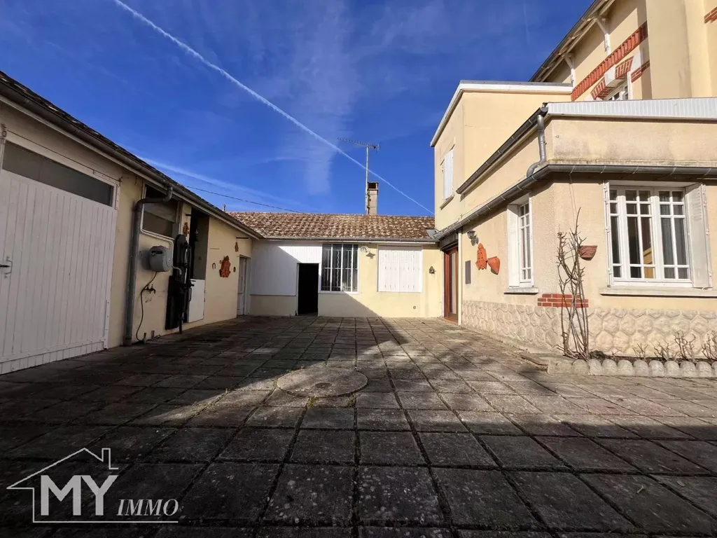 Jardin - Maison de Ville avec Jardin et Dépendances à Montpon-Ménestérol