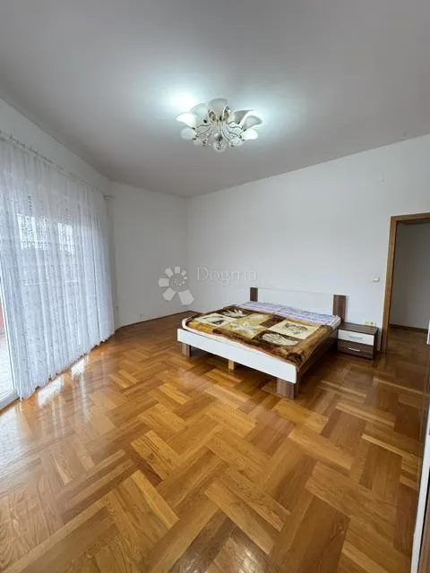 Magamistoad - Flat for 15 Workers in Gornja Dubrava