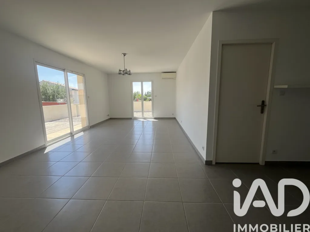 Toad - Flat-Roofed Villa with Pool Potential in Autignac