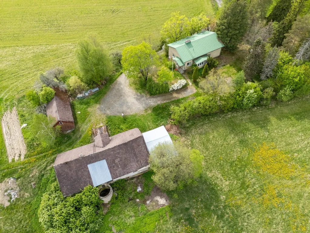 Vista aerea - Renovatable Cottage with Sauna in Forest Setting