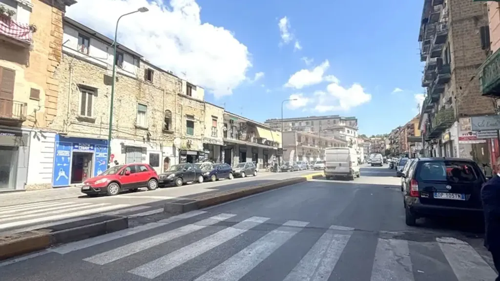 Välivaade - Studio Apartment in Central Calata Capodichino, Naples