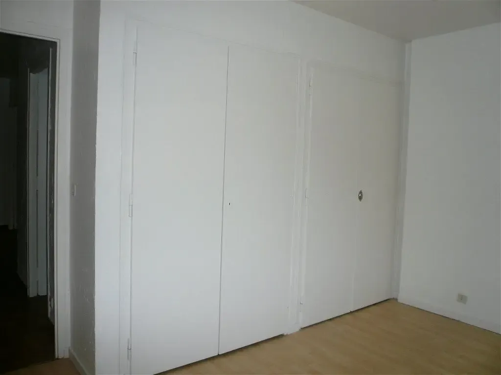 Bedrooms - 3-Bedroom Apartment with Balcony in Sallanches