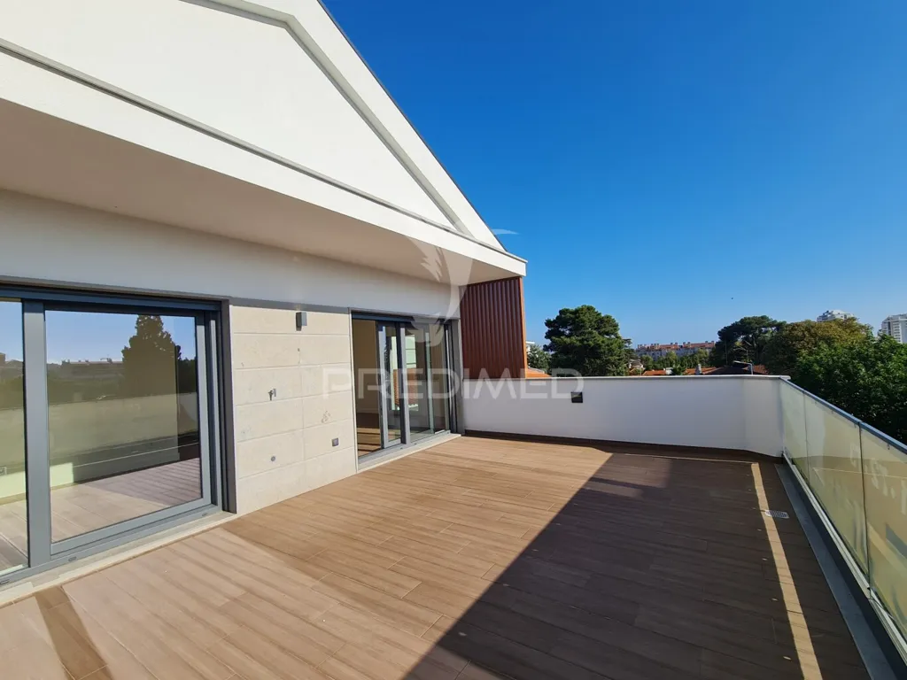 Terrasse - Contemporary Duplex with Sea Views in Cascais
