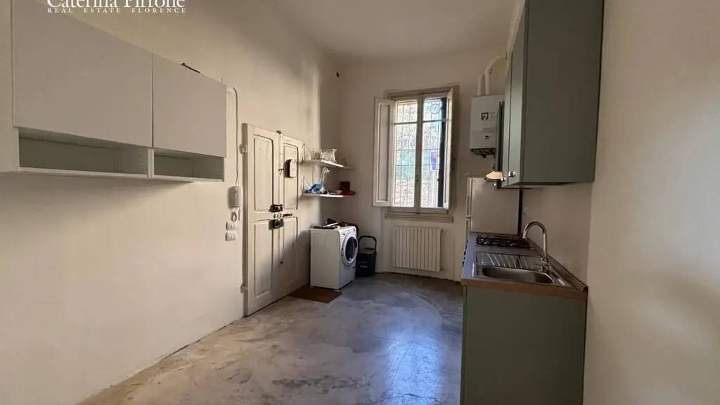 Cuisine - Rustic Townhouse with Balcony in Antella