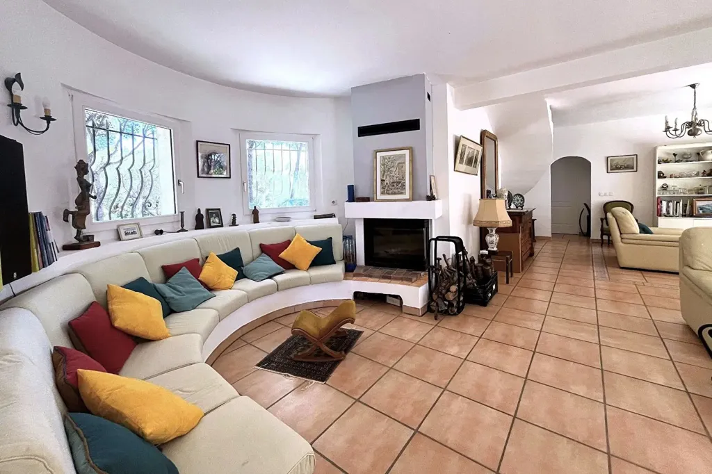 Elutuba - Architect's House with Pool in Ventabren