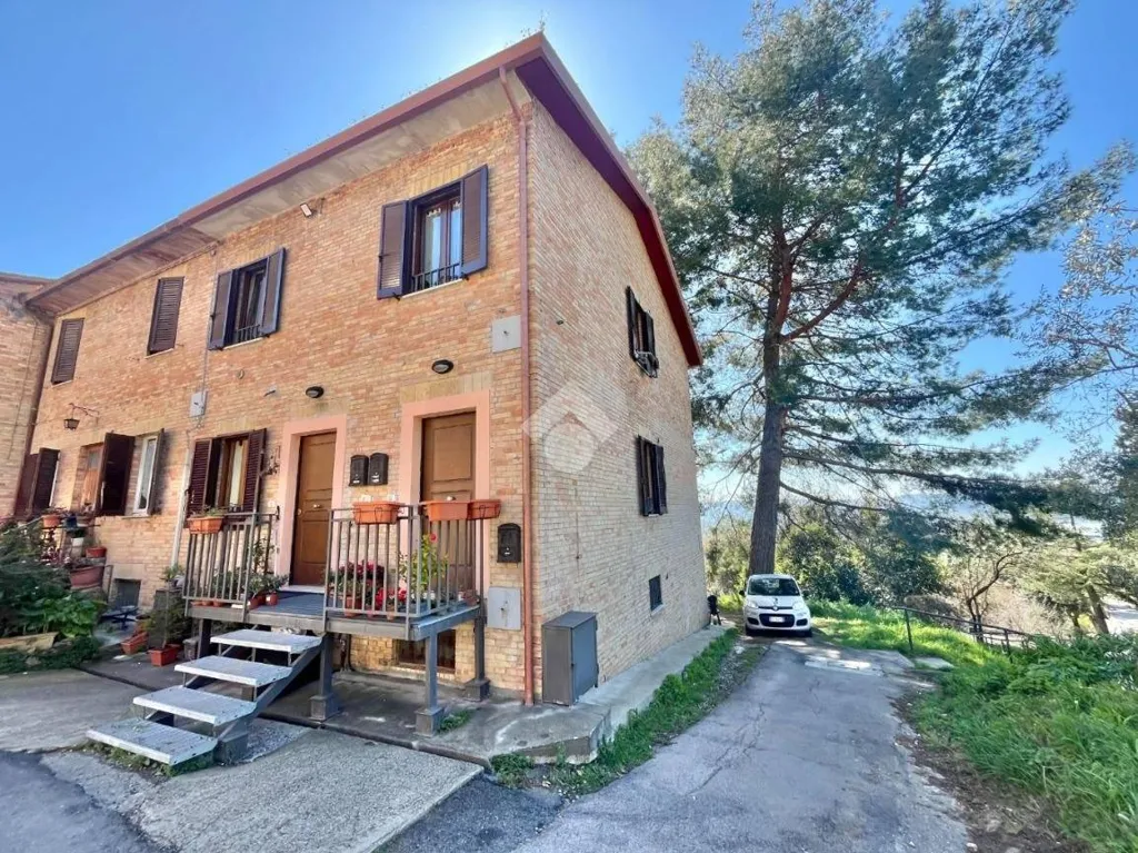 Välivaade - Trilocale with Veranda in Assisi