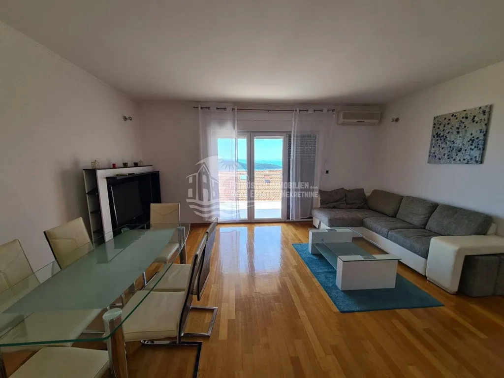 Elutuba - Penthouse with Sea View near Trogir
