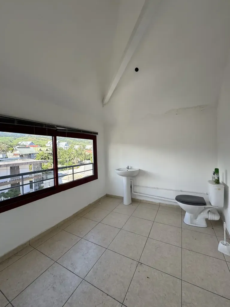 Bagni - Open Space with View in Central Location