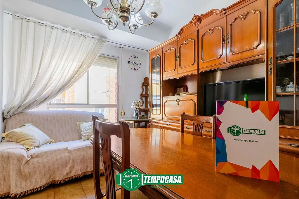 Söögituba - Apartment with Balcony in Ayora, Valencia