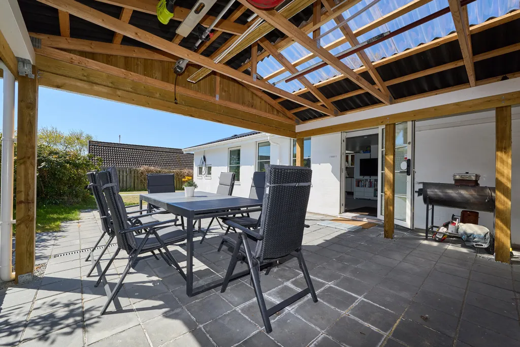 Terrass - Renovated Villa with Garden in Gilleleje