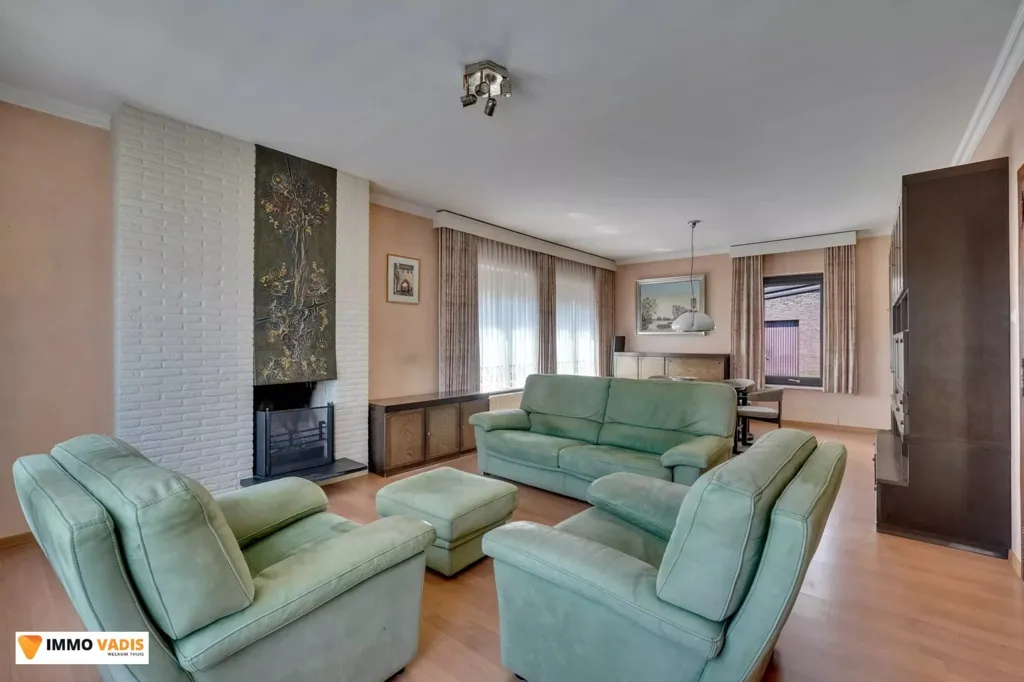 Living Room - 1966 House with Basement in Beverst